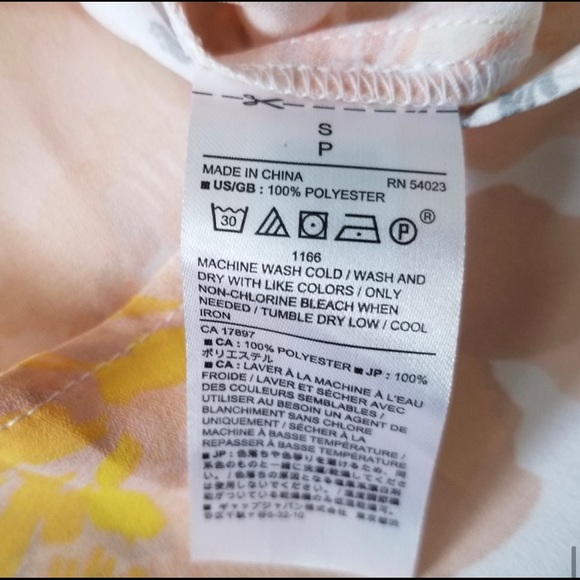 Banana Republic - Floral Button down - Picture 6 of 6